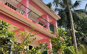 Pogo'S Mountain House - A Part Of The 12 Monks Family